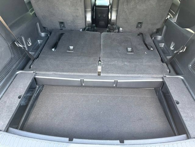 Used 2024 Ford Explorer XLT w/ Equipment Group 202A AWD/4WD image 46