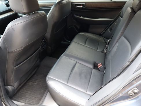 Used 2016 Subaru Outback 3.6R Limited AWD/4WD image 8