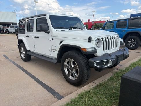 Used 2018 Jeep Wrangler Unlimited Sahara AWD/4WD image 2