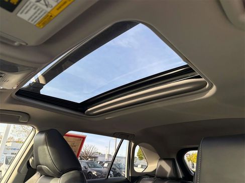 Certified 2022 Toyota RAV4 XLE Premium image 11