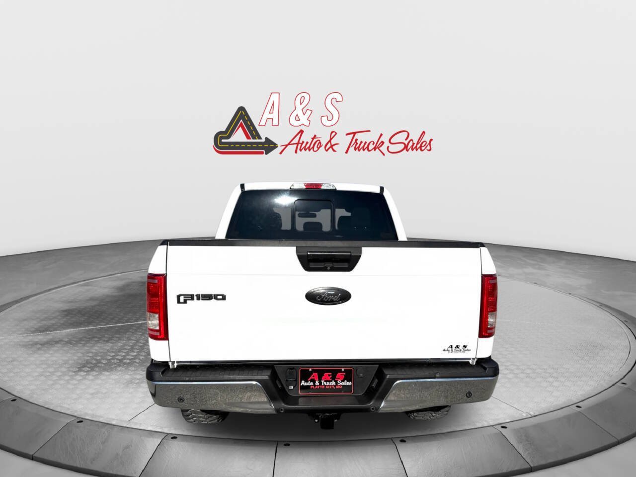 Used 2015 Ford F150 XLT w/ Equipment Group 302A Luxury AWD/4WD image 4