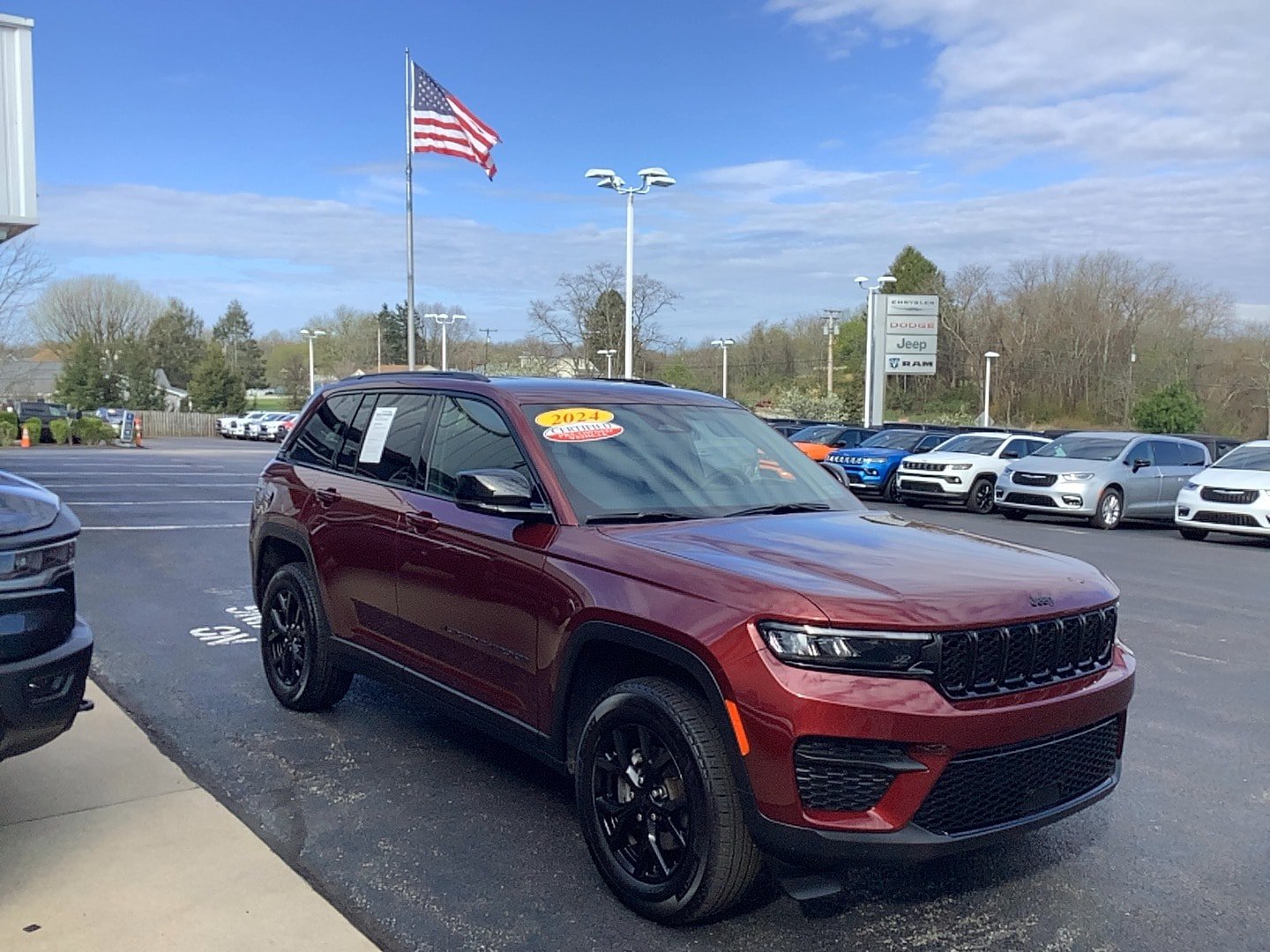 Certified 2024 Jeep Grand Cherokee Altitude AWD/4WD image 3