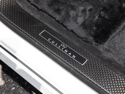 New 2027 Rolls-Royce Cullinan Black Badge AWD/4WD image 32