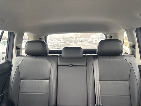 Used 2020 Volkswagen Tiguan SE image 23