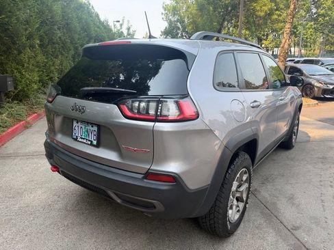 Used 2020 Jeep Cherokee Trailhawk AWD/4WD image 4