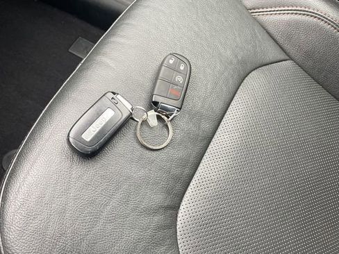 Used 2022 Jeep Compass Limited image 18