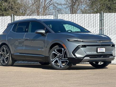 New 2026 Chevrolet Equinox EV LT image 2