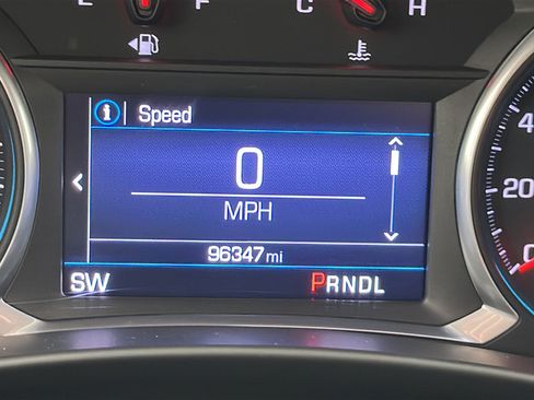 Used 2019 Chevrolet Equinox LT FWD image 15
