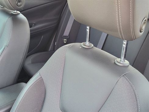 Used 2022 Buick Encore GX Select image 15