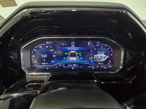 Used 2025 Chevrolet Silverado 2500 LT w/ Convenience Package image 24