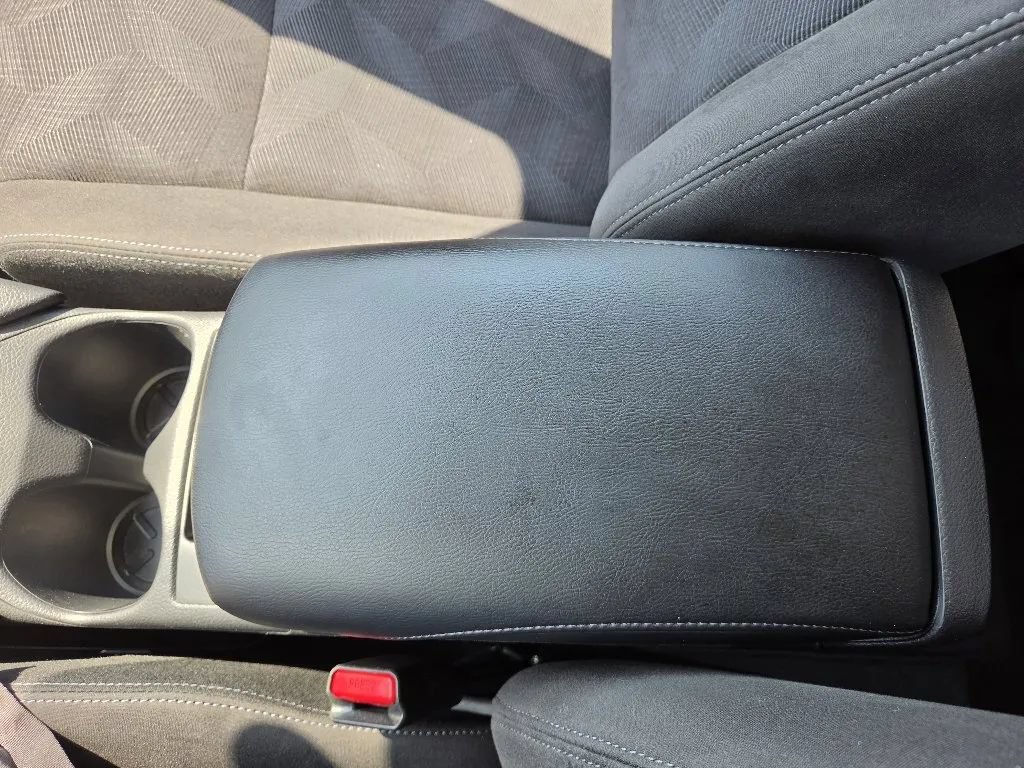 Used 2015 Nissan Rogue S FWD image 35