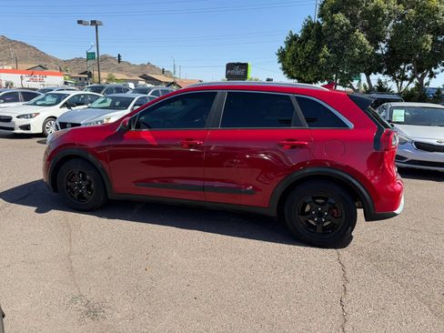 Used 2017 Kia Niro LX FWD image 8
