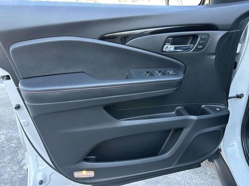Certified 2023 Honda Ridgeline Black Edition image 13