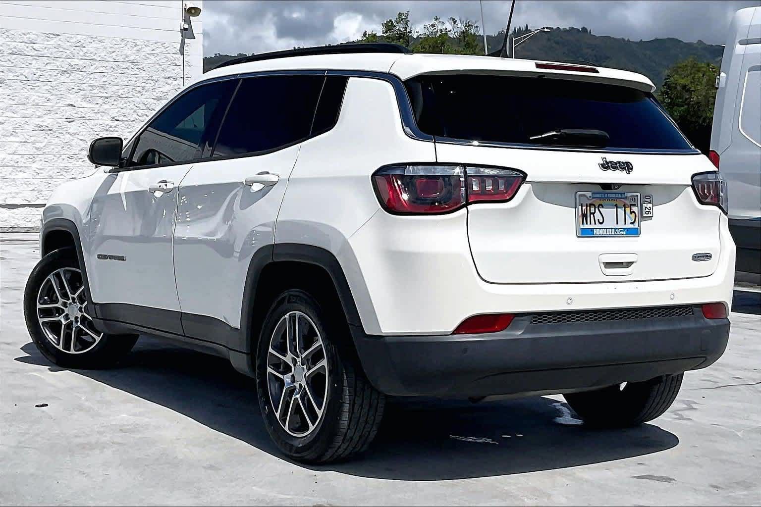Used 2020 Jeep Compass Latitude w/ Safety & Security Group FWD image 4