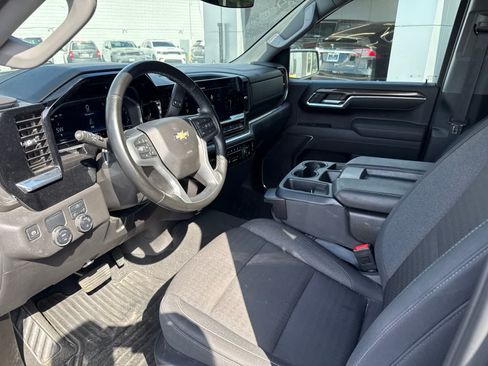 Used 2025 Chevrolet Silverado 1500 LT RWD image 19