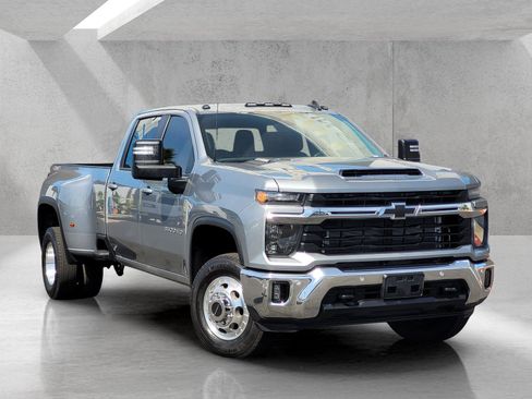 Used 2025 Chevrolet Silverado 3500 LT w/ Safety Package AWD/4WD image 1