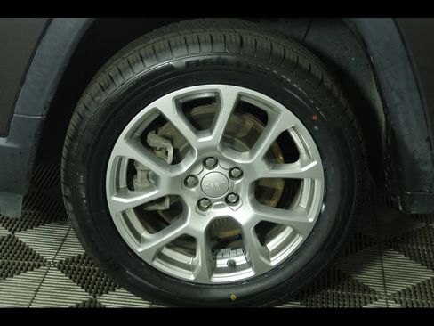 Used 2023 Jeep Compass Latitude AWD/4WD image 14
