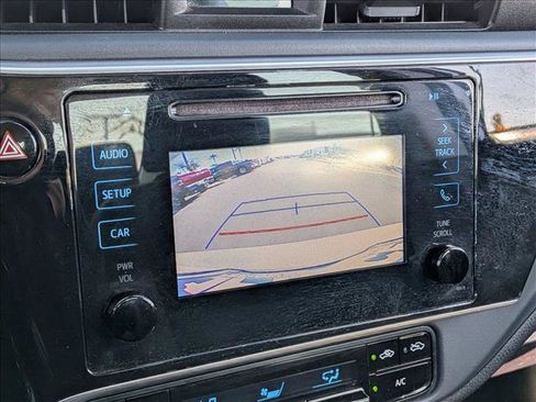 Used 2019 Toyota Corolla LE image 13