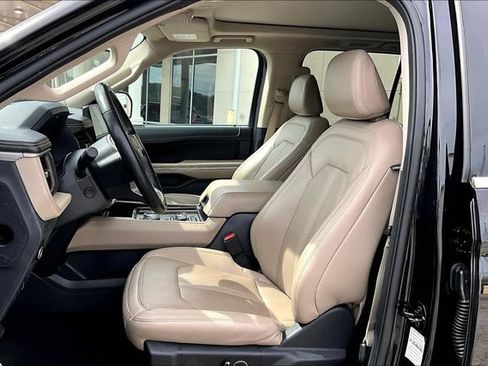 Used 2024 Ford Expedition Limited AWD/4WD image 18