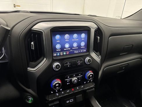 Used 2021 GMC Sierra 1500 SLT w/ SLT Premium Package AWD/4WD image 18