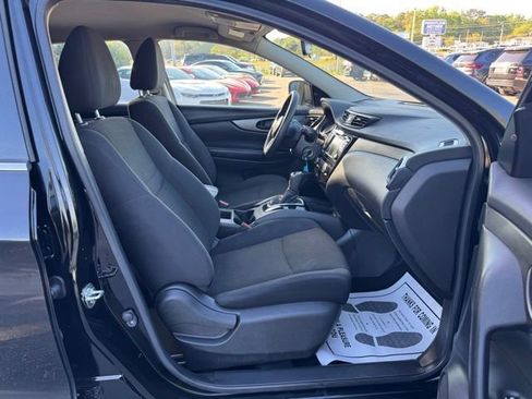 Used 2019 Nissan Rogue Sport S image 9