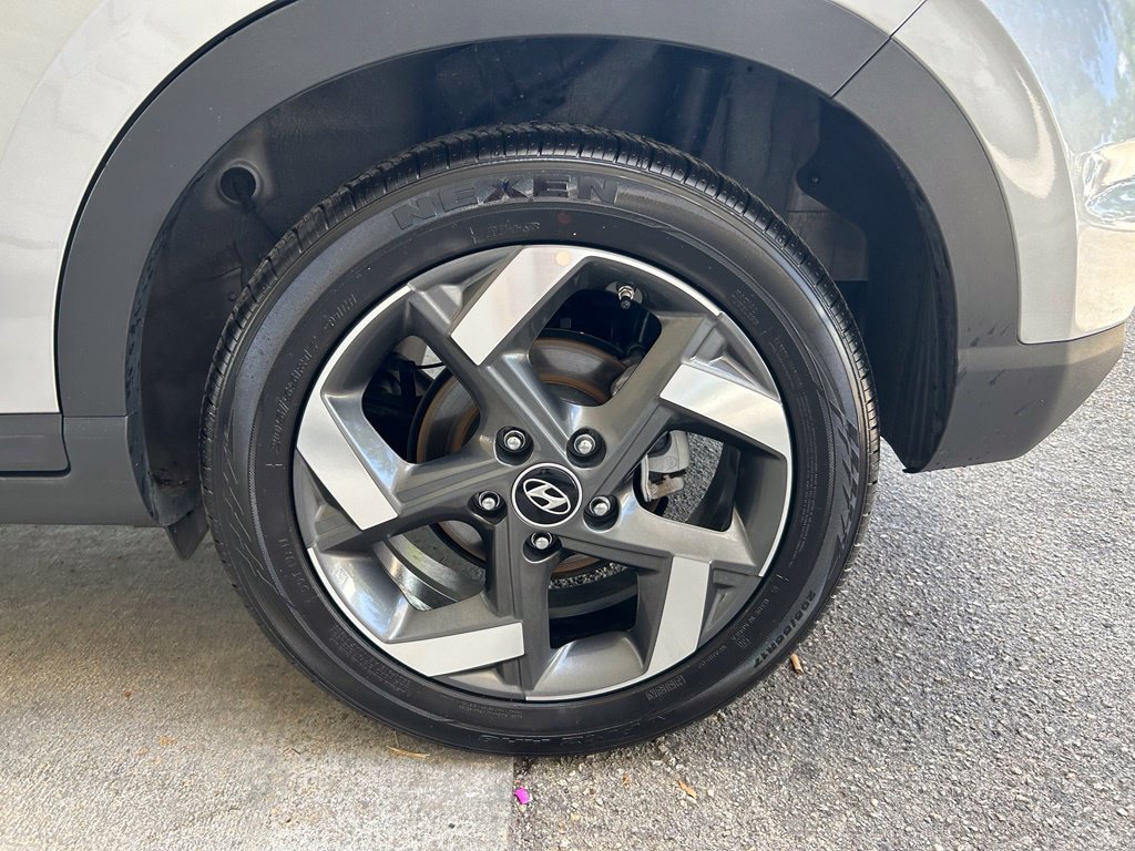 Used 2026 Hyundai Venue SEL FWD image 17
