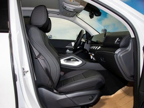 Used 2026 Mercedes-Benz GLS 450 4MATIC image 21