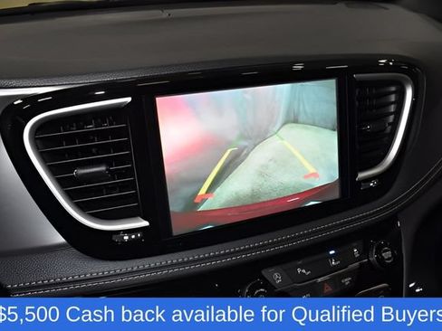 New 2026 Chrysler Pacifica Select w/ S Appearance Package FWD image 17