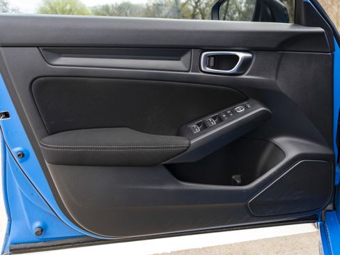 Used 2023 Honda Civic Sport image 36