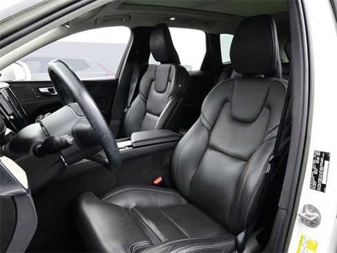 Used 2022 Volvo XC60 B6 Inscription w/ Advanced Package image 5