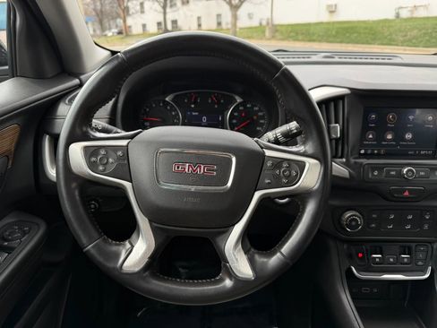 Used 2020 GMC Terrain SLE w/ Elevation Edition image 25