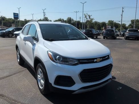 Used 2020 Chevrolet Trax LT w/ LT Convenience Package AWD/4WD image 10