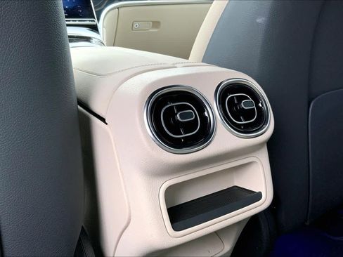 Certified 2024 Mercedes-Benz GLC 300 4MATIC image 33