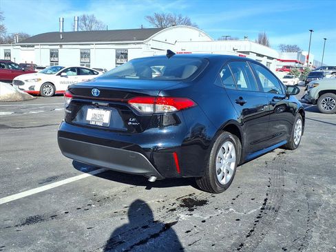 Certified 2025 Toyota Corolla LE image 4