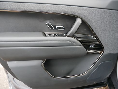 Used 2025 Land Rover Range Rover Sport Dynamic SE image 14