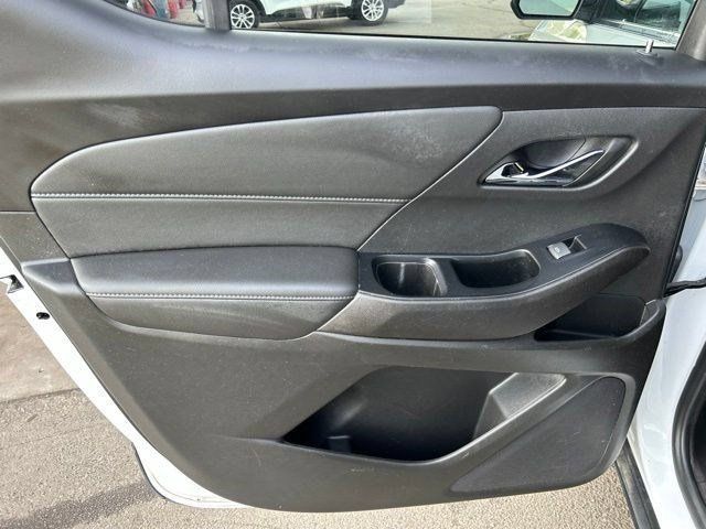 Used 2023 Chevrolet Traverse LT FWD image 39
