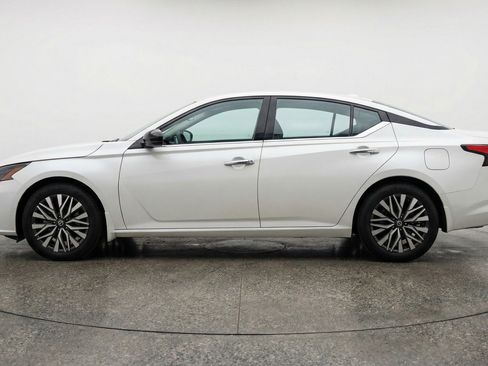 Used 2025 Nissan Altima 2.5 SV image 5