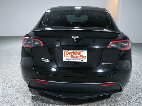 Used 2022 Tesla Model Y Performance AWD/4WD image 8