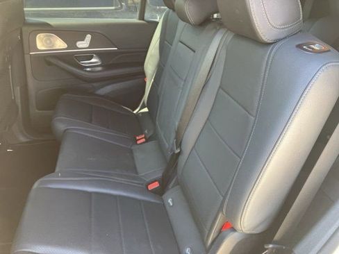 Used 2025 Mercedes-Benz GLS 450 4MATIC image 18