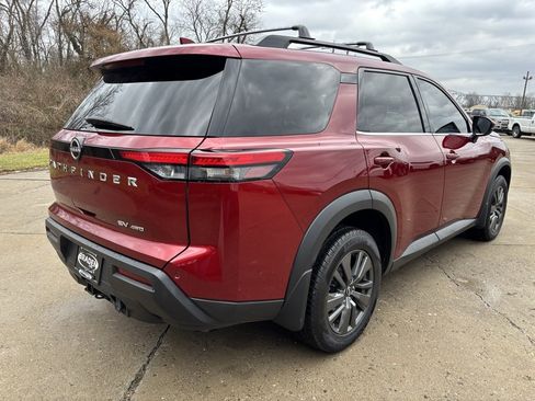 Used 2022 Nissan Pathfinder SV w/ SV Premium Package image 7