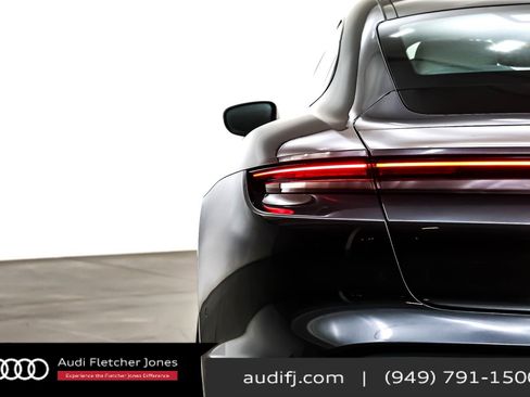 Used 2023 Porsche Taycan 4S w/ Premium Package image 15