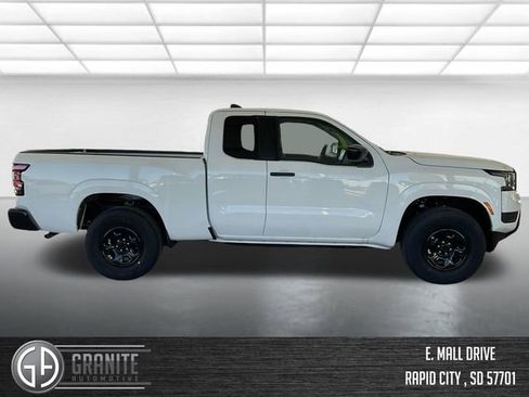 Used 2025 Nissan Frontier S image 4