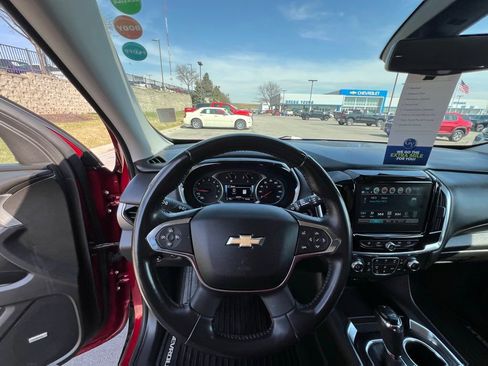 Used 2018 Chevrolet Traverse LT image 40