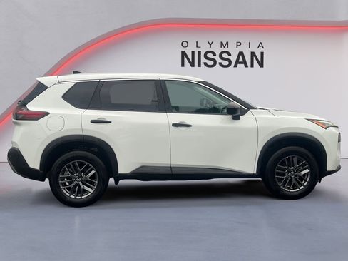 Used 2023 Nissan Rogue S image 6