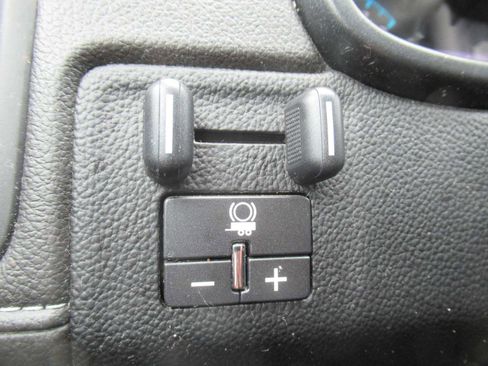 Used 2019 GMC Canyon SLE w/ SLE Convenience Package image 32