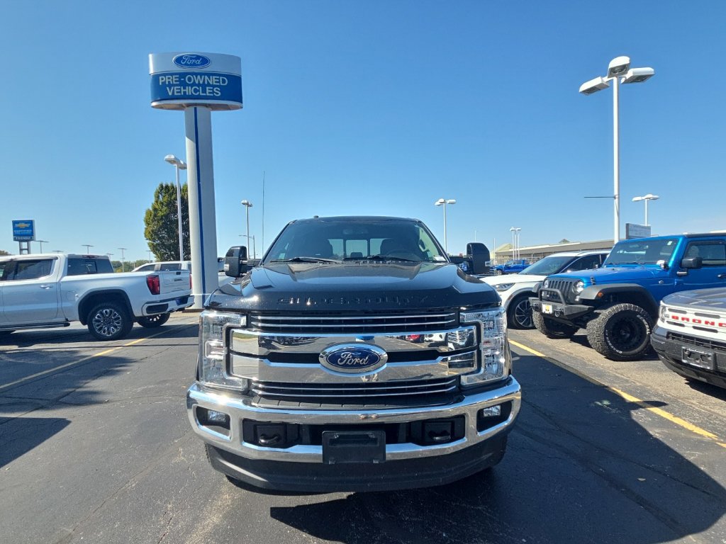 Used 2018 Ford F250 Lariat w/ Lariat Value Package AWD/4WD image 9