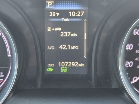 Used 2020 Toyota Camry LE image 14