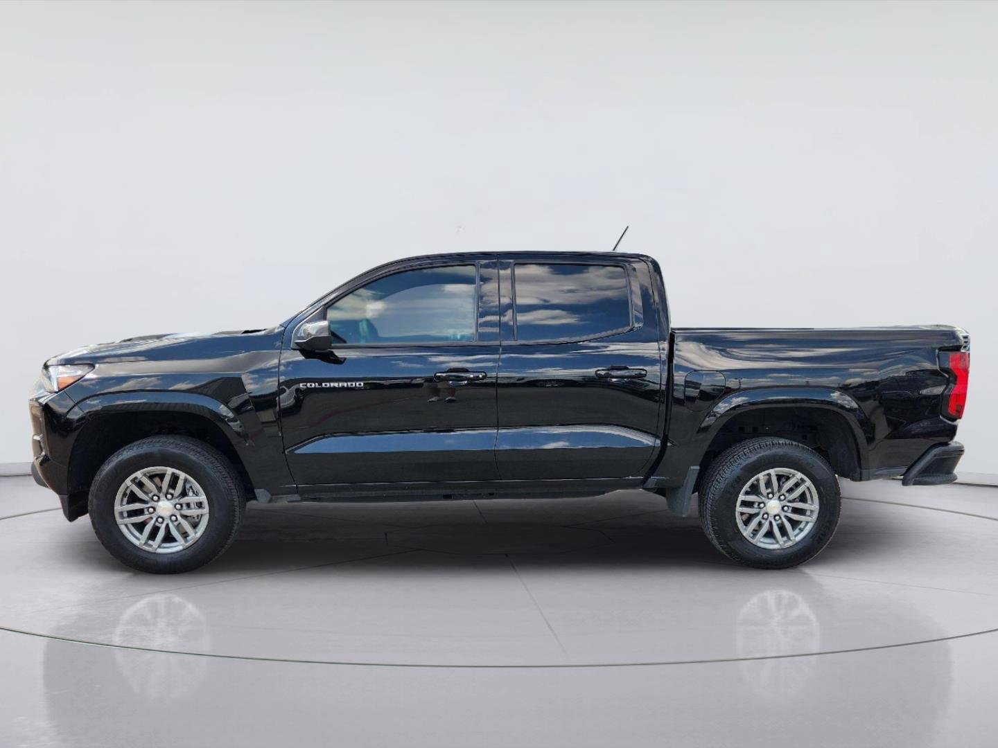 Certified 2024 Chevrolet Colorado LT w/ LT Convenience Package RWD image 4