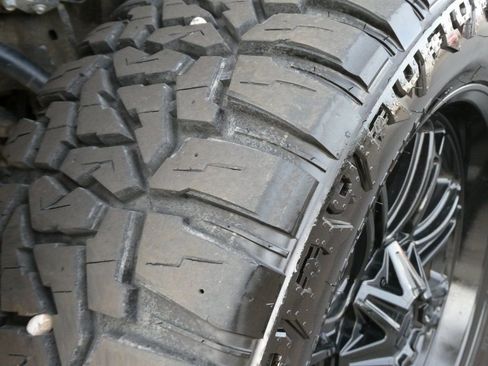 Used 2023 GMC Sierra 3500 Denali w/ Denali Ultimate Package image 14