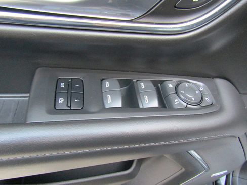 Used 2022 Chevrolet Tahoe Z71 w/ Luxury Package image 23